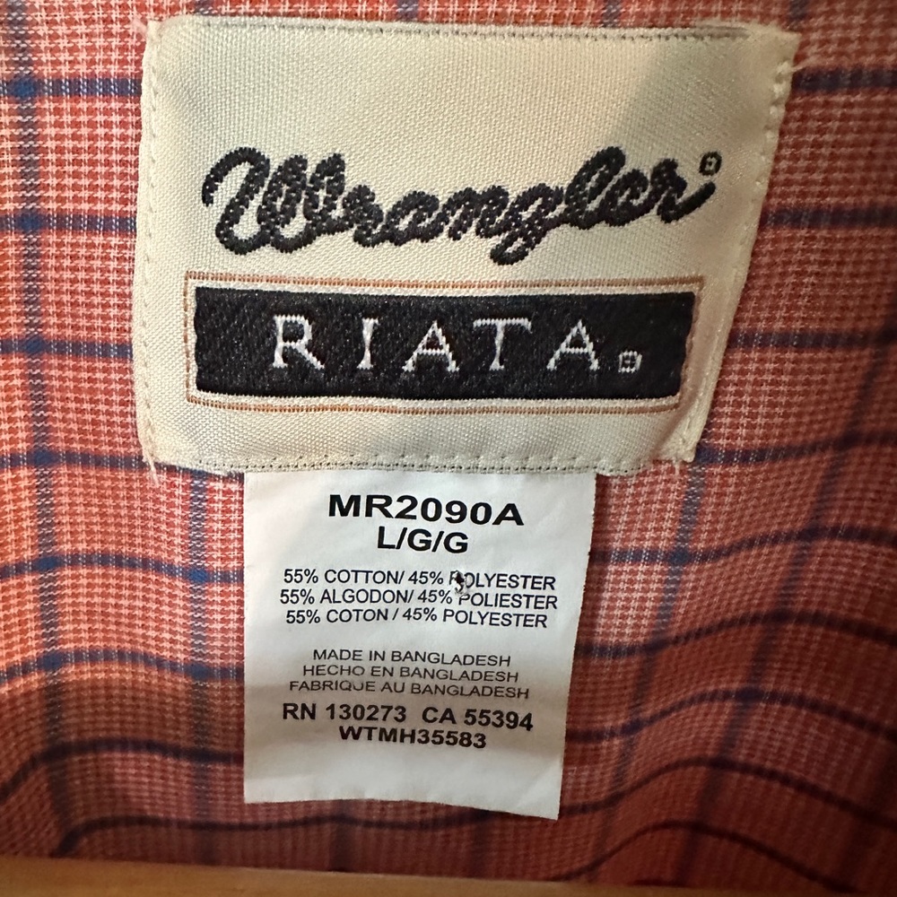 Wrangler Riata button down long sleeve shirt - Picture 4 of 4